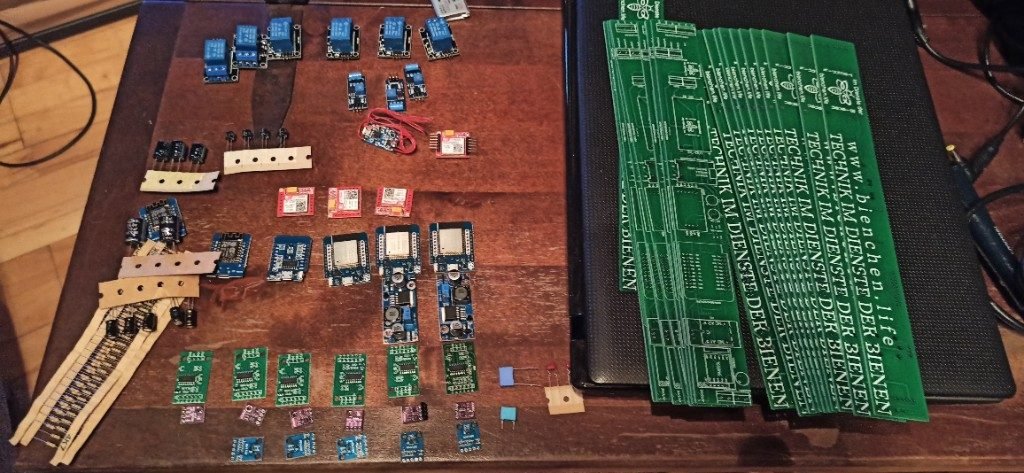 Bienenstock auf Wägerahmen mit wetterfester Elektronikdose