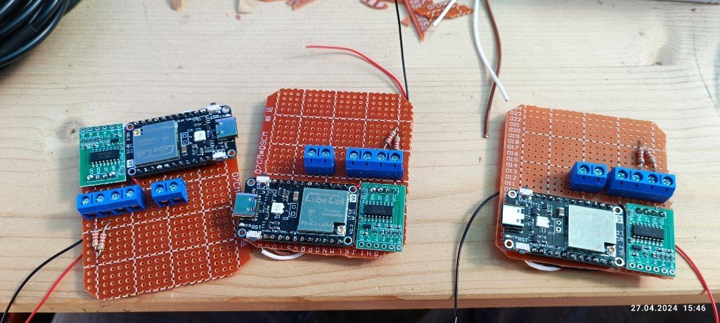 Drei kompakte CubeCell-Prototypen mit HX711 – Master-, Slave- und Steuerungsaufbauten